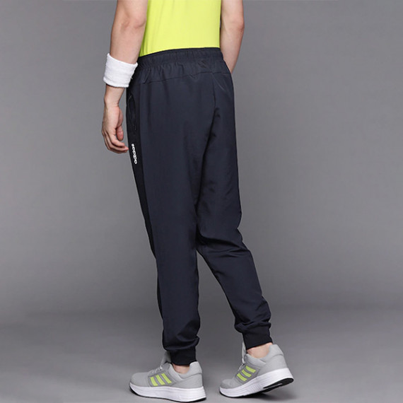 http://43.204.190.18/products/men-navy-blue-stanford-solid-joggers