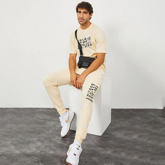http://43.204.190.18/products/men-cream-colored-solid-slim-fit-cotton-joggers