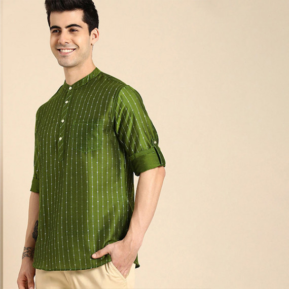 http://43.204.190.18/products/men-olive-green-gold-toned-ethnic-motifs-woven-design-kurta