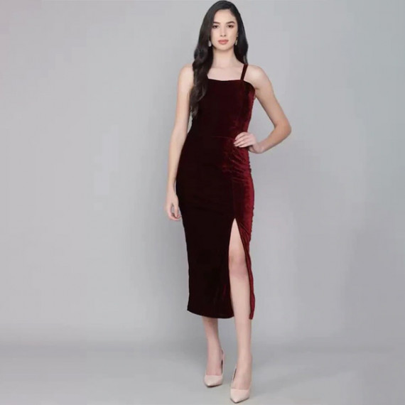 http://43.204.190.18/products/maroon-velvet-sheath-midi-dress
