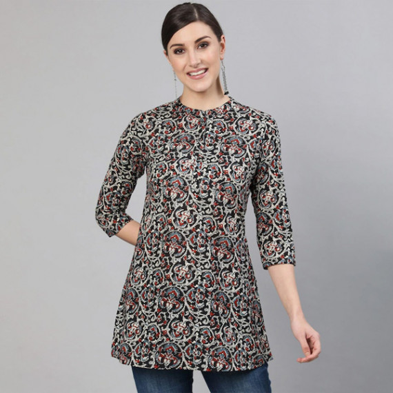 http://43.204.190.18/products/women-black-maroon-abstract-printed-tunic