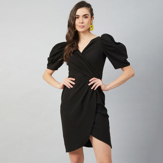 http://43.204.190.18/products/black-tulip-wrap-dress-with-volume-sleeves