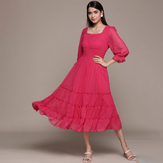 http://43.204.190.18/products/fuchsia-solid-chiffon-smocked-tiered-midi-dress