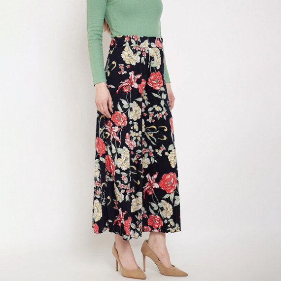 http://43.204.190.18/products/women-black-red-floral-printed-flared-palazzos