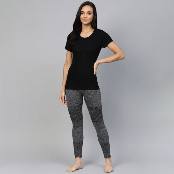 http://43.204.190.18/products/women-pack-of-2-self-striped-thermal-tops