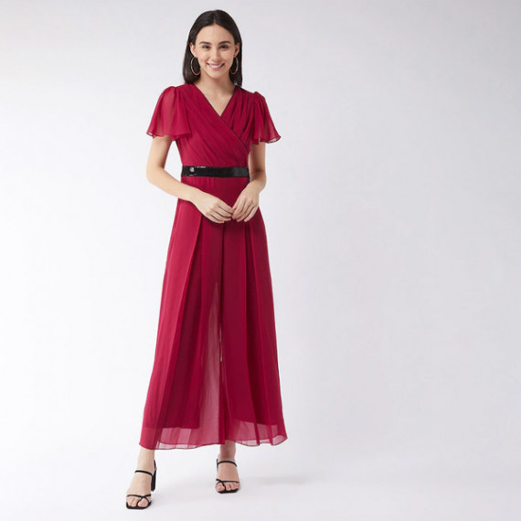 http://43.204.190.18/products/pink-black-pleated-jumpsuit-with-embellished-waist