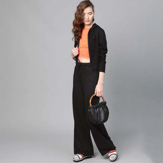 http://43.204.190.18/products/women-black-regular-fit-solid-wide-leg-track-pants
