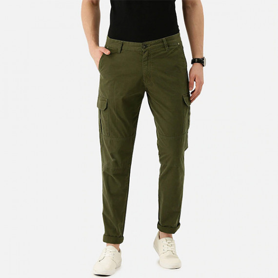 http://43.204.190.18/products/men-olive-slim-fit-pure-cotton-cargos-trousers