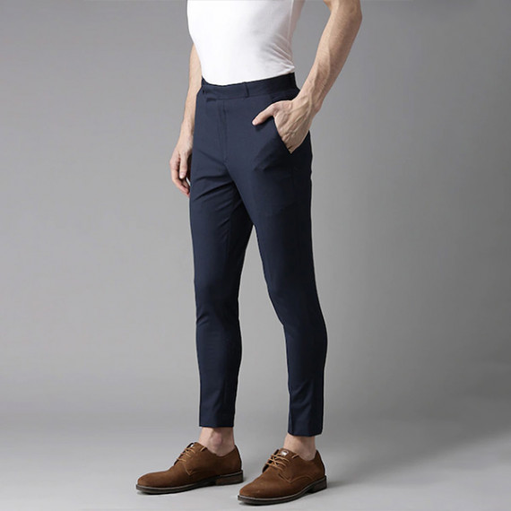 http://43.204.190.18/products/men-navy-blue-tapered-fit-trousers