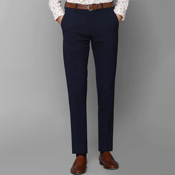 http://43.204.190.18/products/men-navy-blue-slim-fit-trousers