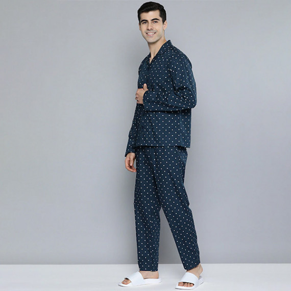 http://43.204.190.18/products/men-navy-blue-white-printed-pure-cotton-night-suit