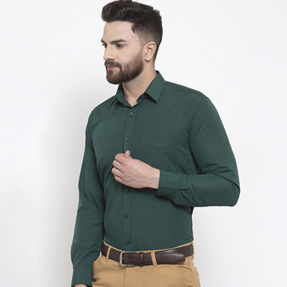 http://43.204.190.18/products/men-green-slim-fit-solid-formal-shirt