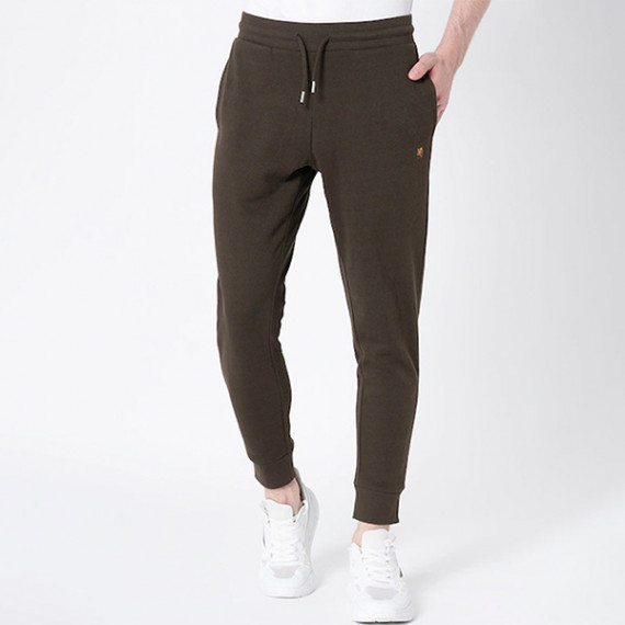 http://43.204.190.18/products/men-olive-solid-joggers