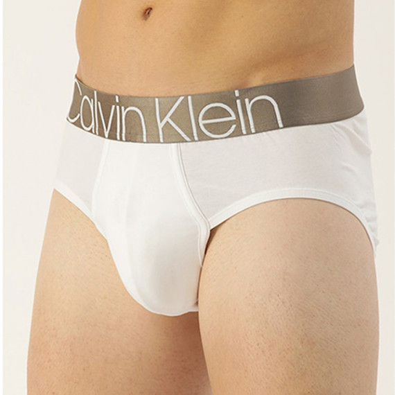 http://43.204.190.18/products/men-white-solid-briefs-nb2536100