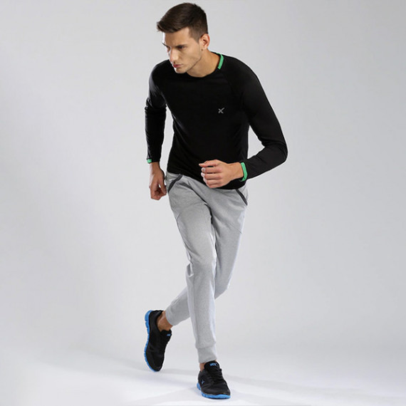 http://43.204.190.18/products/men-black-raglan-sleeved-active-t-shirt