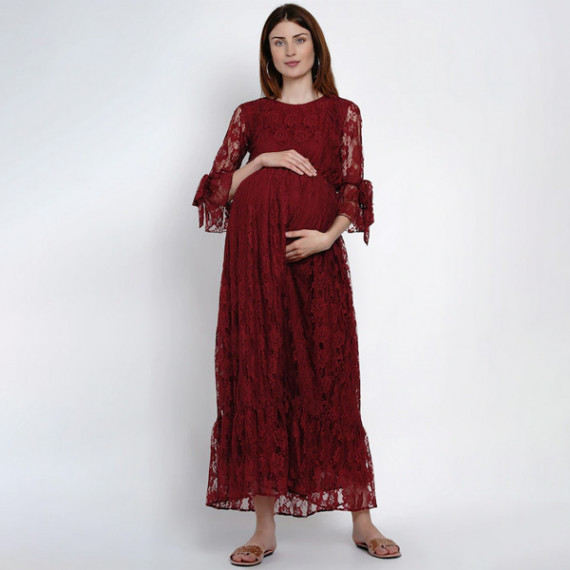http://43.204.190.18/products/women-maroon-maternity-self-design-maxi-dress
